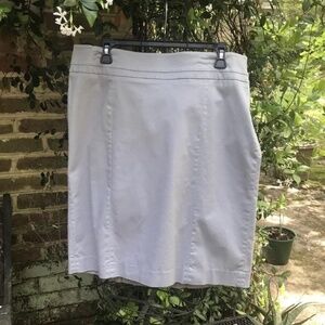Ann Taylor Loft- LIGHT GRAY COTTON SKIRT- Size 14- EUC